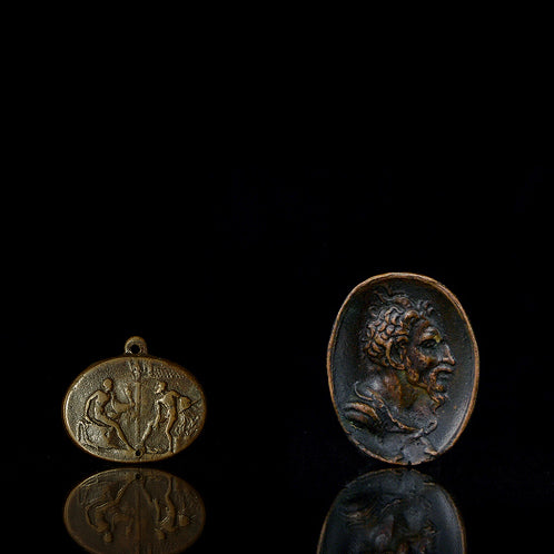 Old World Wonders donates two 15th century bronze Italian plaquettes to the Ashmolean, UK