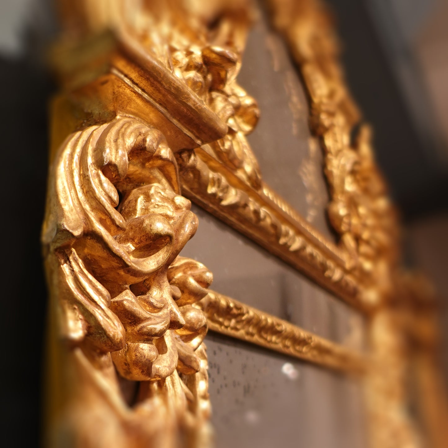 Exceptional Late 18th century French Ornamental Giltwood Mirror