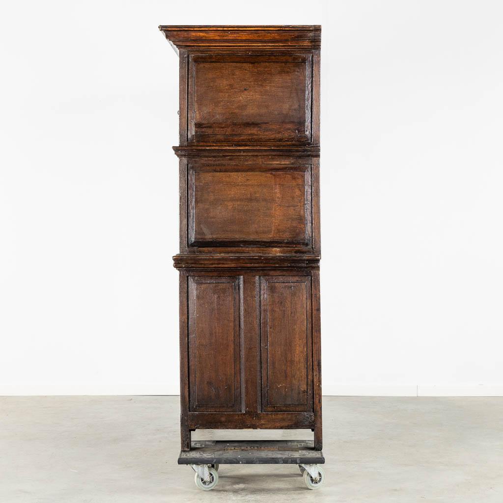 Distinctive early 18th century Dutch Oak Geometric Kussen Cabinet with integral Secretairiat