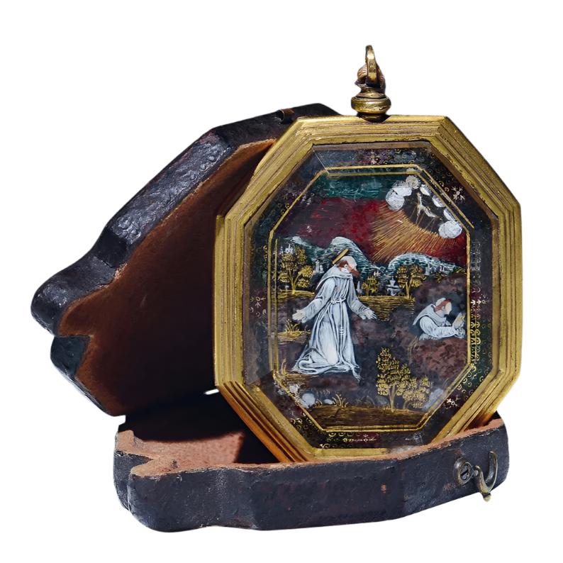 Rare Italian devotional pendant depicting St. Francis and St. Claire of Assisi in verre eglomise from Milan in the early 16th century